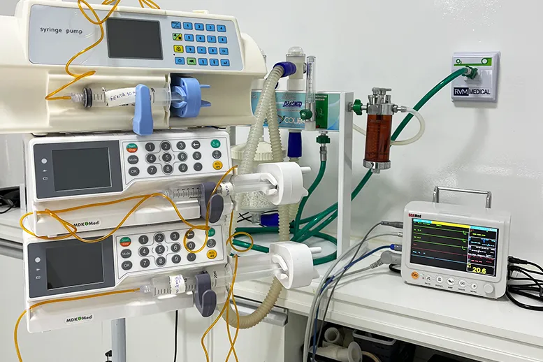 Sala de cirurgia CVA - Clínica Veterinária Araucária - Paraná